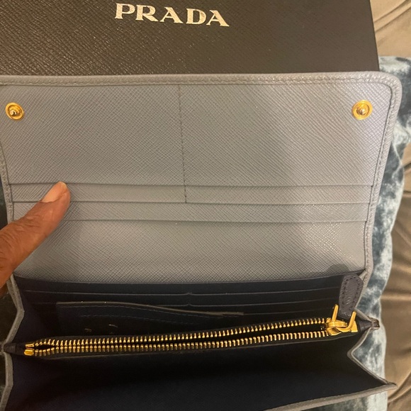 Authentic Prada Saffiano Wallet - Picture 6 of 12